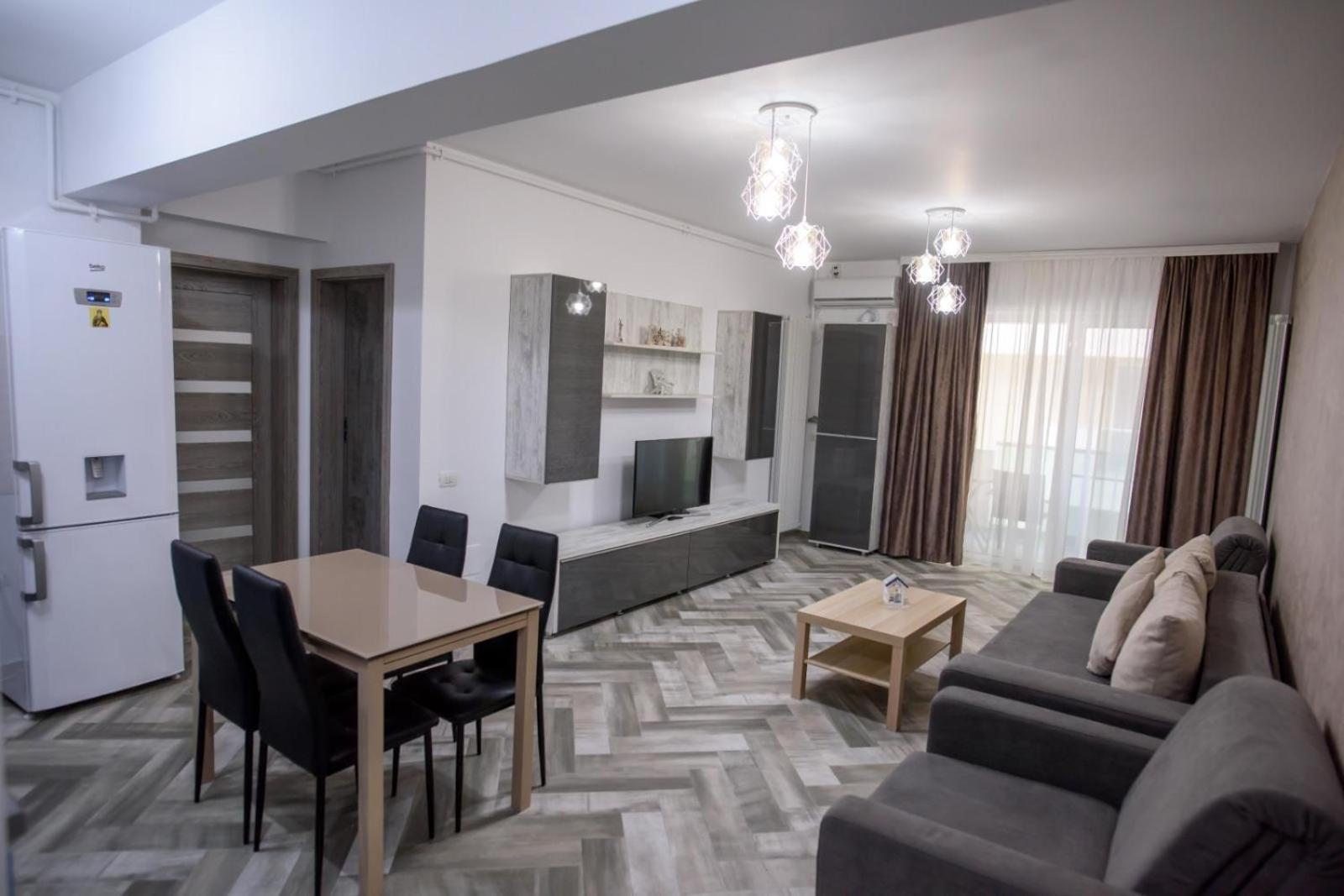 Sophia 2 & Moonlight Apartaments Mamaia Bagian luar foto
