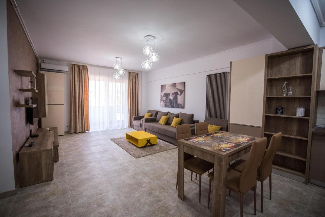 Sophia 2 & Moonlight Apartaments Mamaia Bagian luar foto