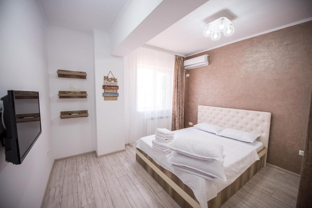 Sophia 2 & Moonlight Apartaments Mamaia Bagian luar foto