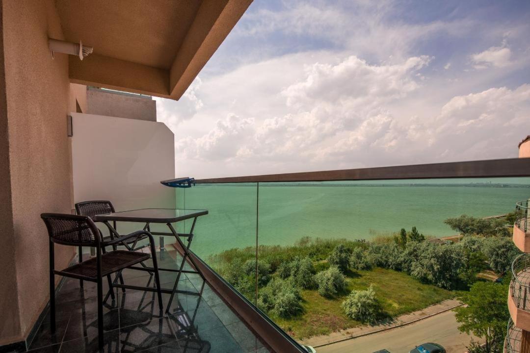 Sophia 2 & Moonlight Apartaments Mamaia Bagian luar foto
