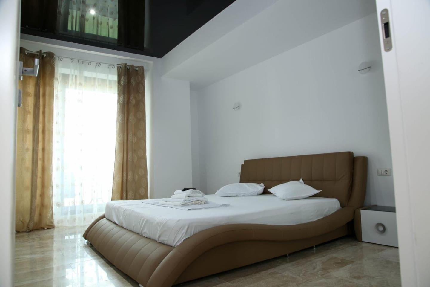 Sophia 2 & Moonlight Apartaments Mamaia Bagian luar foto
